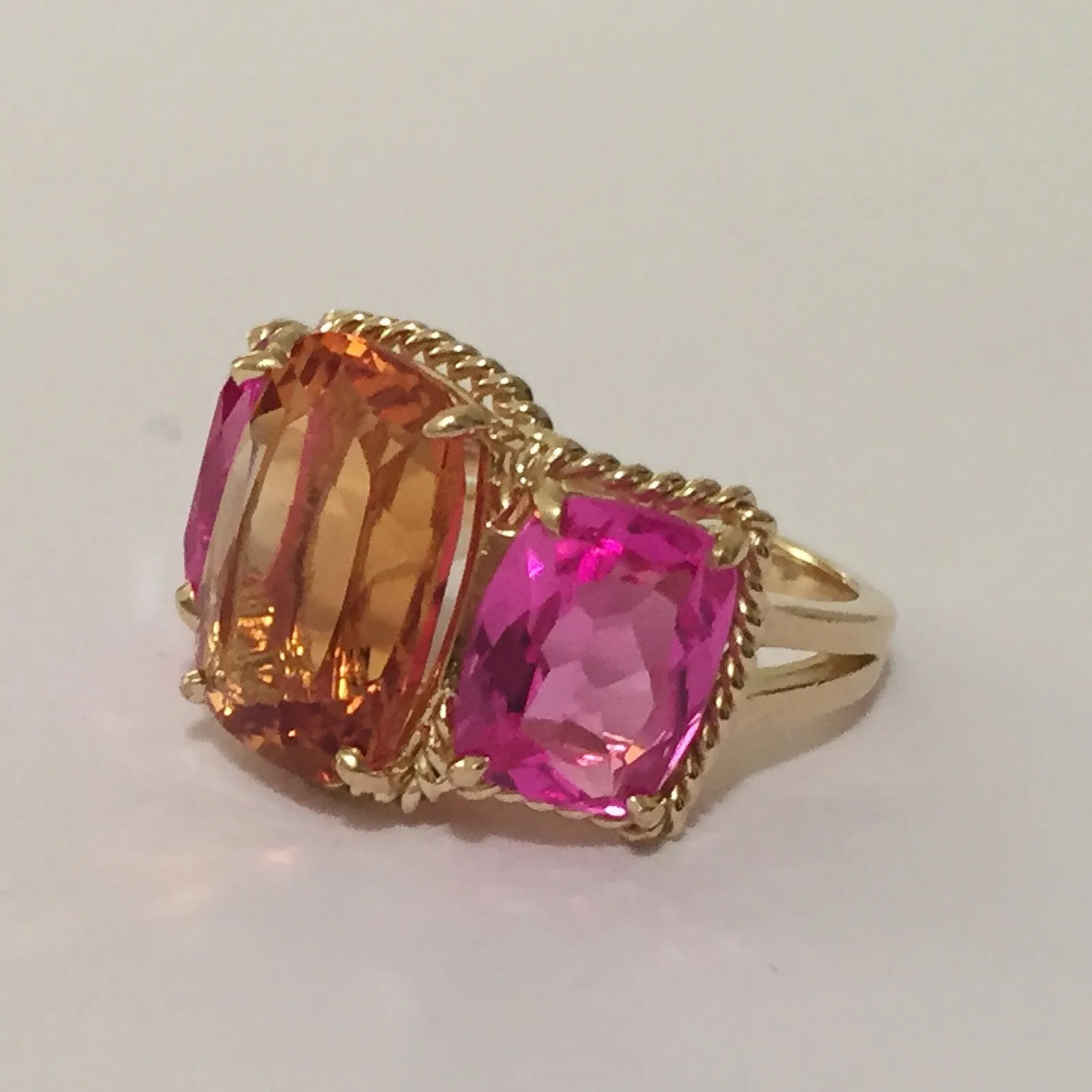 18kt Yellow Gold two tone Pink Topaz Three Stone Ring with Rope Twist Border