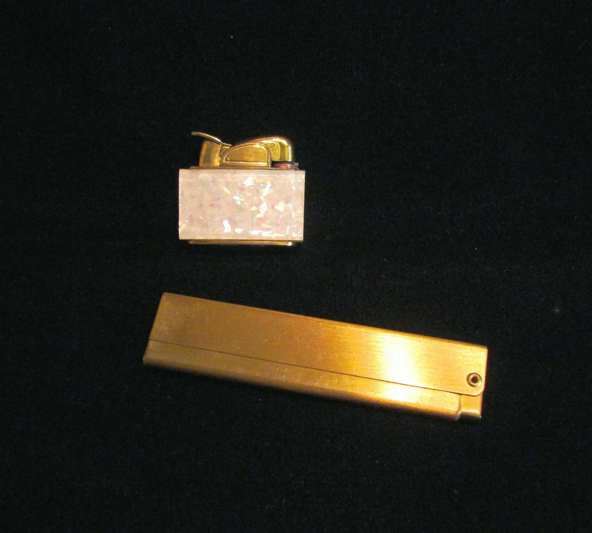 1950s Evans Lucite Confetti Lighter & Comb Set Ladies Accessories