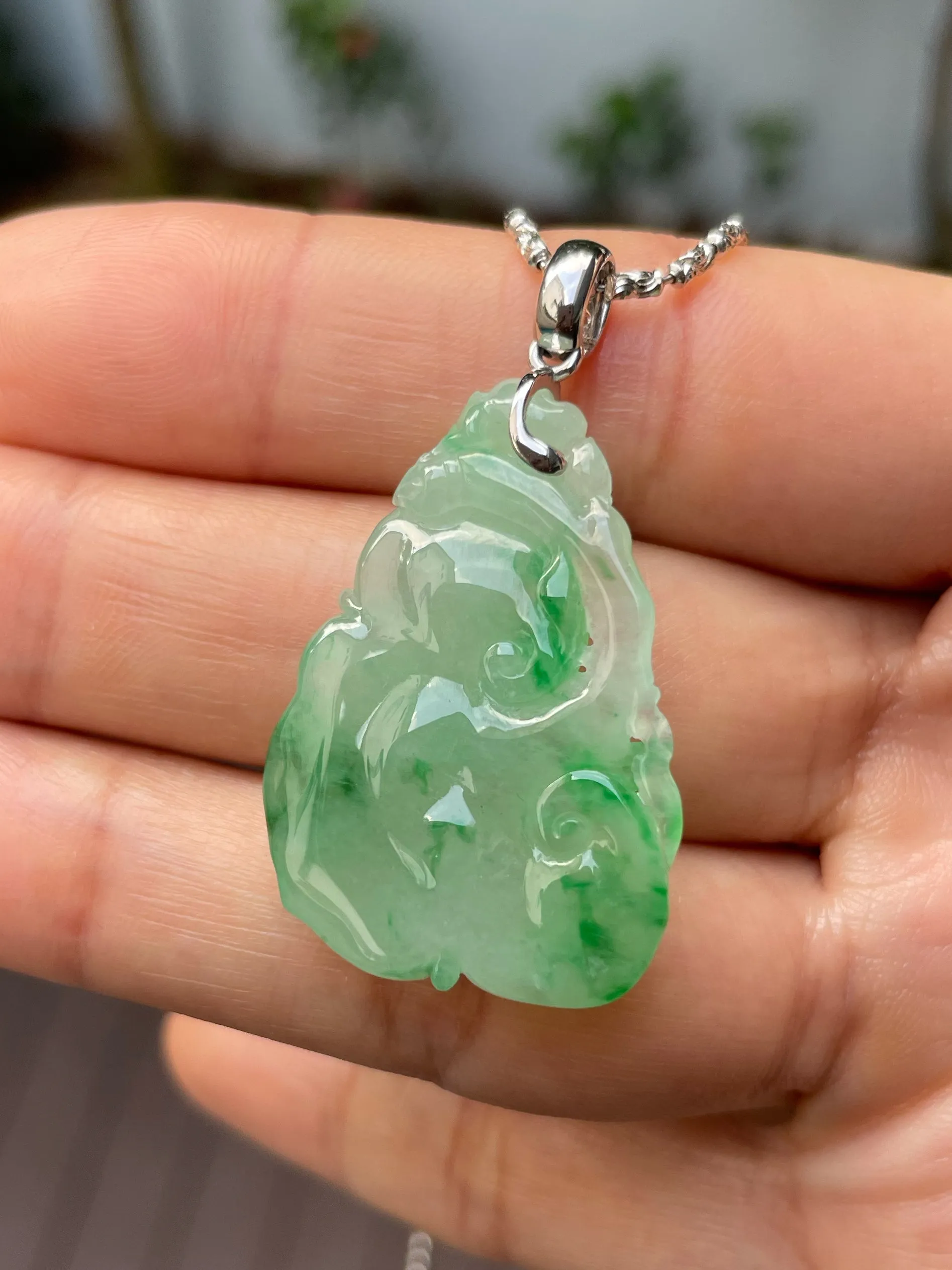Green Jade Pendant -  Ruyi Carving (NJP019)