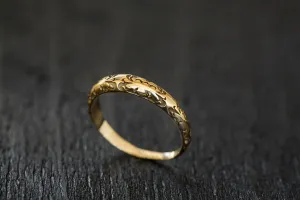 Queen Victoria Vintage Style Wedding Band