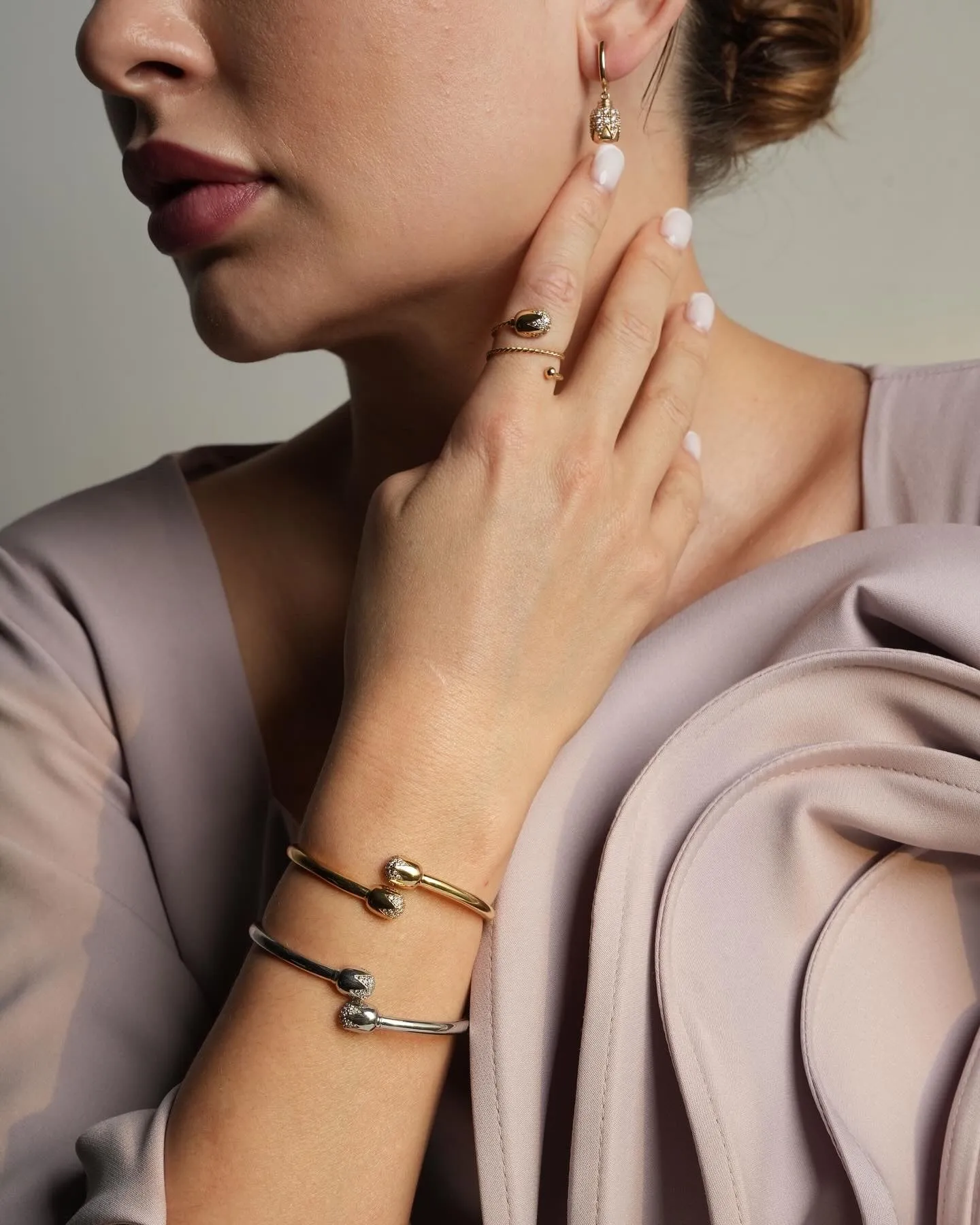 Tulip LOOP cuff