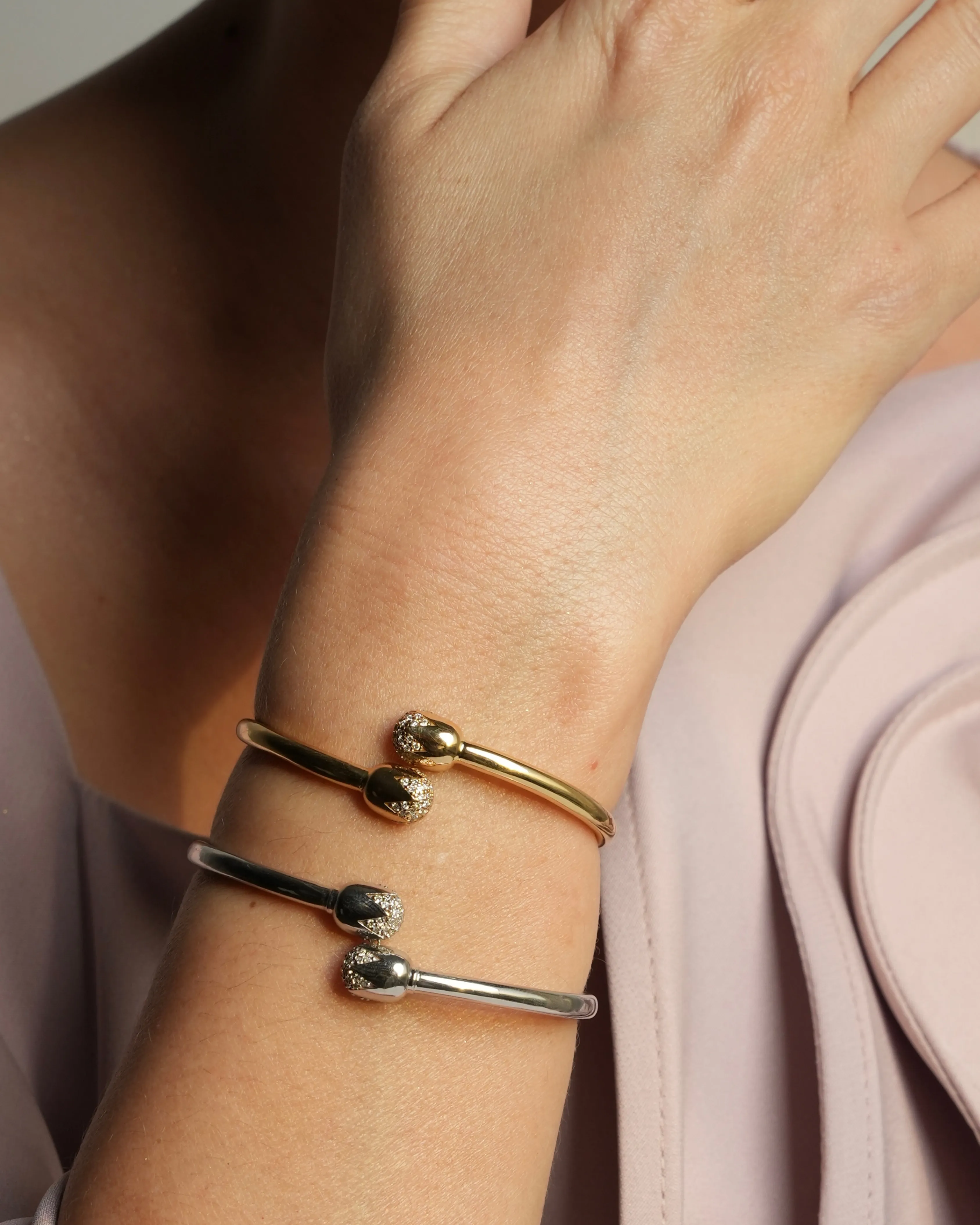 Tulip LOOP cuff