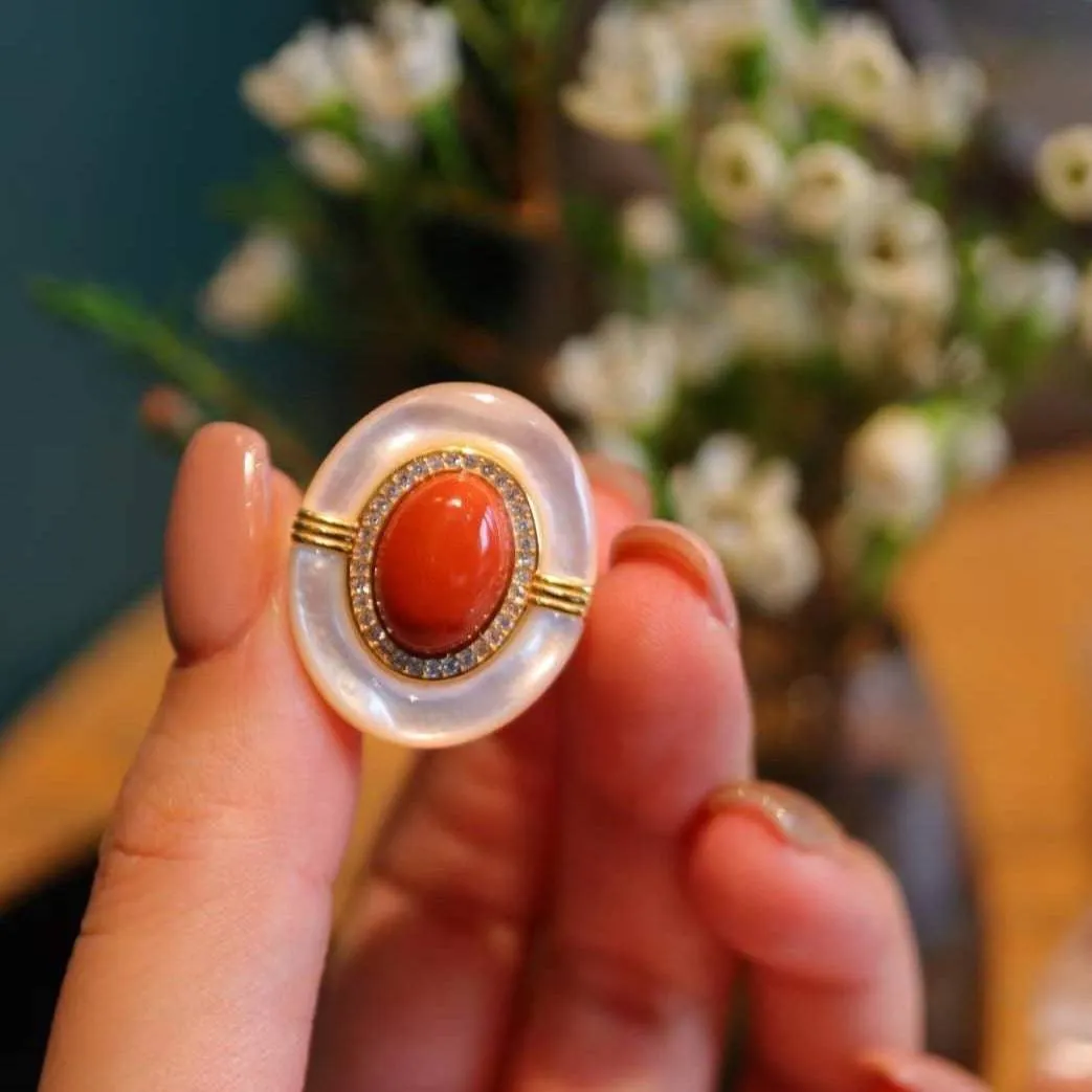 Vintage Design Natural Red Gemstones Ring