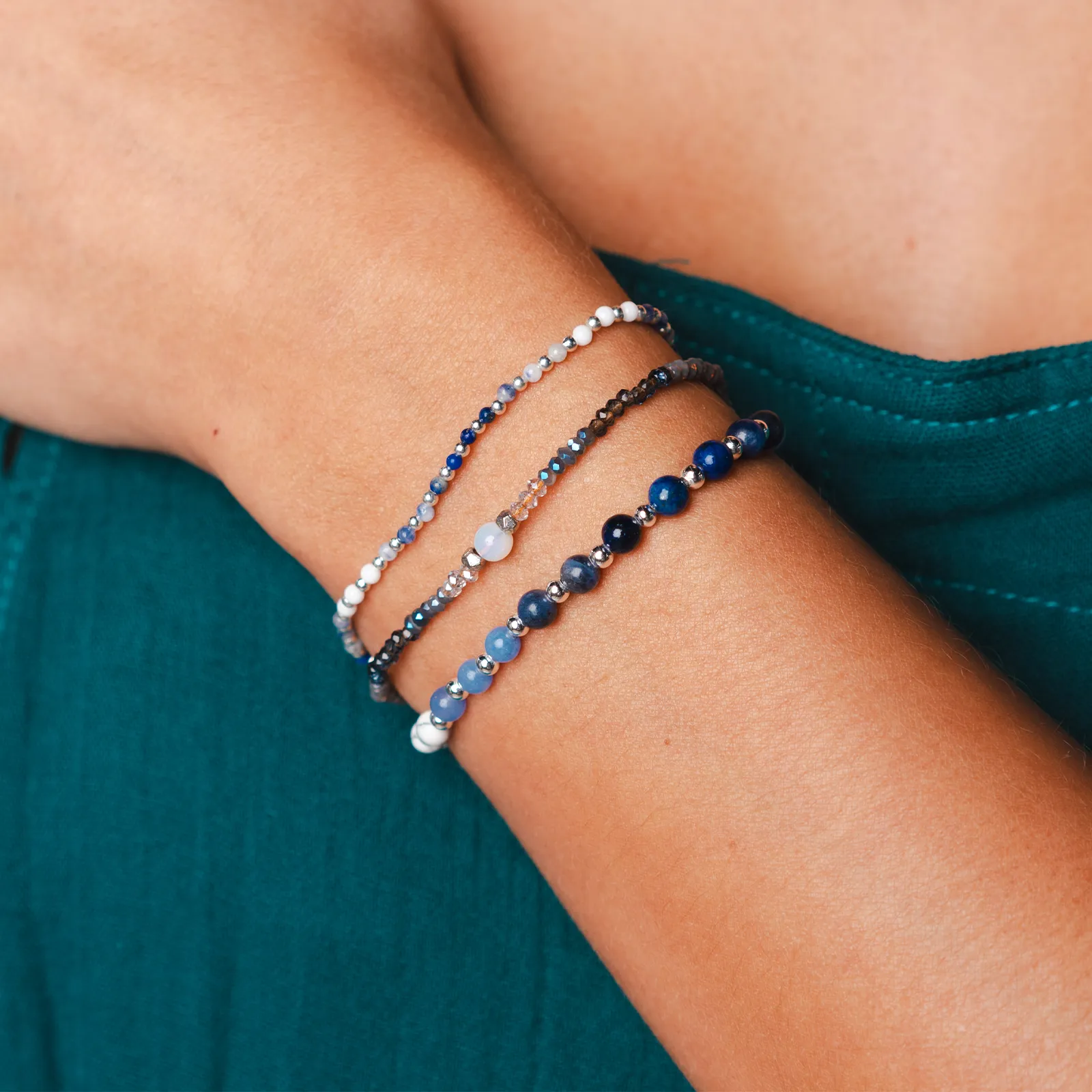 Wisdom 2mm Metal Accent Healing Bracelet
